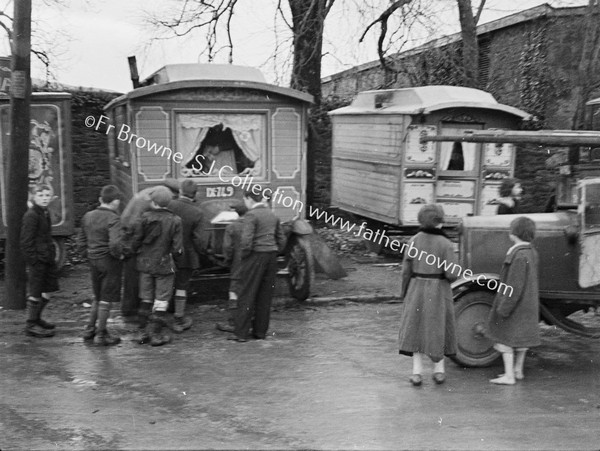 MOBILE CINEMA  WITH CARAVANS